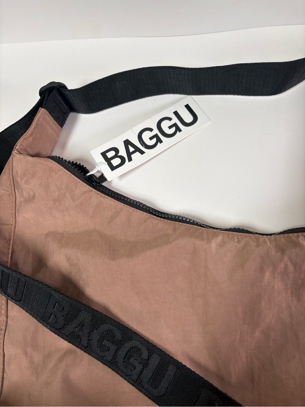 NWT BAGGU Large Crescent Bag - Cocoa - Picture 6 of 14